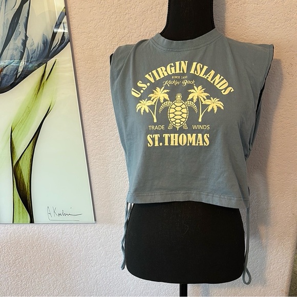 Tops - crop top shirt size medium